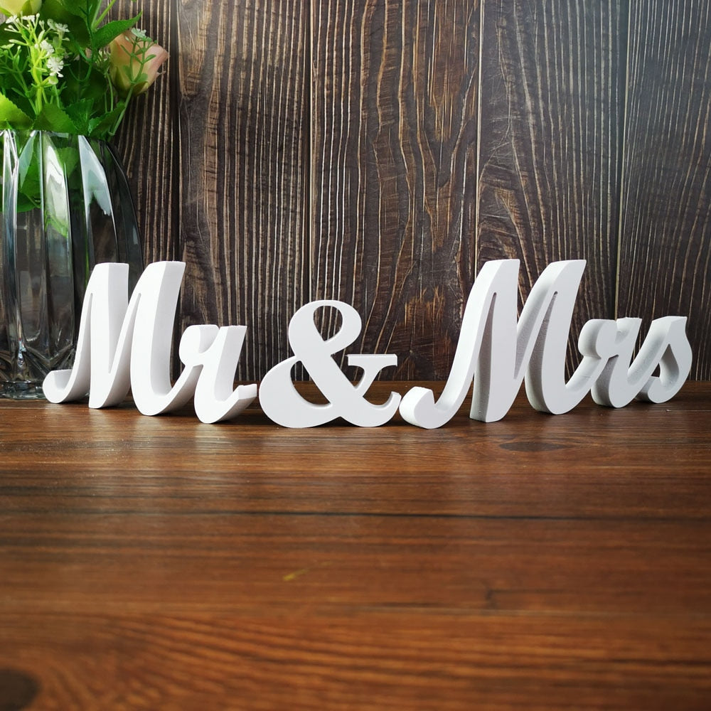 Mr and Mrs table sign